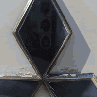 السلام عليكم لانسر موديل 2006 محرك 2000   تدفئة تبريد مي  محرك جديد صدر امامي وخلفي جديد تخم تاير جديد باتري جديد جام كهربائية تحكم مريي
سنترلك ريمونت سعر71 مكان سياره بغداد المحموديه ناحيه الرشيد ***********
