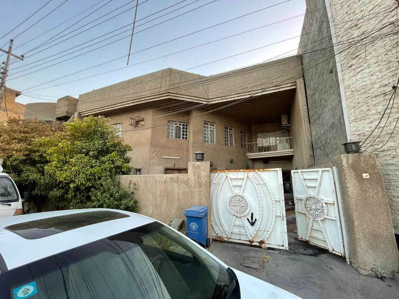 بيت للبيع مساحة ٣٠٠ متر واجه ١٥
العنوان الدوره المهديه الثانيه 
للاستفسار اكثر 
***********
