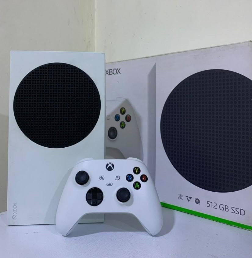 🔥 لقطة Xbox Series S نظيف حيل وبضمان شهر 🔥 »
Xbox Series S بلادي للبيع 🎮🔥
​النظافة: الجهاز لوز وملحق باليد والكرتونة الأصلية مثل الورد 🤍🎮.
​الوضع: مفتوح فقط لتبديل منفذ الـ HD بقطعة بلادية أصلية يعني شغال 100% وبدون أي نقص.
​الضمان: فحص وتجربة براحتك، وياك ضمان حقيقي لمدة 30 يوم تشتري وأنت مطمئن.
​السعر: 349ألف، وبيه مجال حلو وتدليل😉✨.
​📞 للتواصل: ***********
