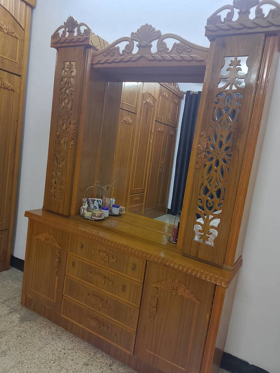 غرفه نوم اخو الجديد سعرها مليون و٢٠٠ وبيها مجال


**إذا كنت صاحب هذا الإعلان وتريد حذفه لأي سبب، رجاءا أرسل رسالة إلى الدعم الفني**