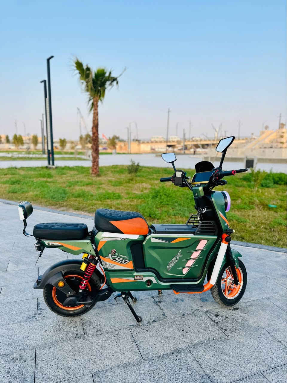 دراجه x900 للبيع بطارية ليثيوم 
2025 
اللون زيتوني
بيه درع صفحتين 
الدراجه جديده كلش حلوه ونضيفه 
تقريبن صارلة  3اشهر من اشتريتهه
وماطلع بيهه من البيت للمدرسه 
للمراوس عادي بس كون تعجبني 
تحتوي على بصمتين  
 السرعه الحقيقي75
شلعه قويه كلشش 
الدراجه حلوه وسريعه ومكفوله من كلشي 
 من الشخوط الضربه القويه
🔴ملاحضة 
:البطارية ليثيوم سعرهه 375 وبيهه وصل ضمان سنتين من الوكاله
وموجود وصل شراء و وصل ضمان سنتين من لوكاله يعني سنتين تمشي بيه مطمأن 
مشتريهه ب900 الف 
ورايدهه  750 الف وبيهه مجال للشراي
 
العنوان : البصرة ياسين خريبط 
الرقم : *********** البصرة, العراق
