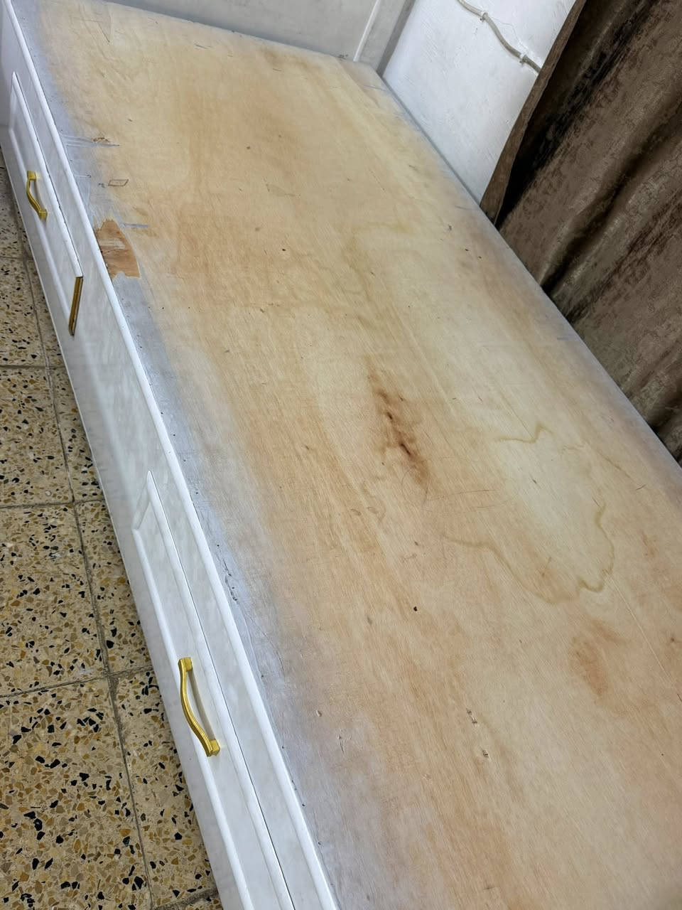 سلام عليكم
جربايه مفرده (نفر واحد) خشب ابيض مع مجرات 
الجربايه متينه وبيها مجرات خزن جوه الحاله واضحه بالصور تحتاج تنظيف بسيط وتصير جديده 
السعر 65 الف
مكان بغداد 
تواصل خاص


**إذا كنت صاحب هذا الإعلان وتريد حذفه لأي سبب، رجاءا أرسل رسالة إلى الدعم الفني**