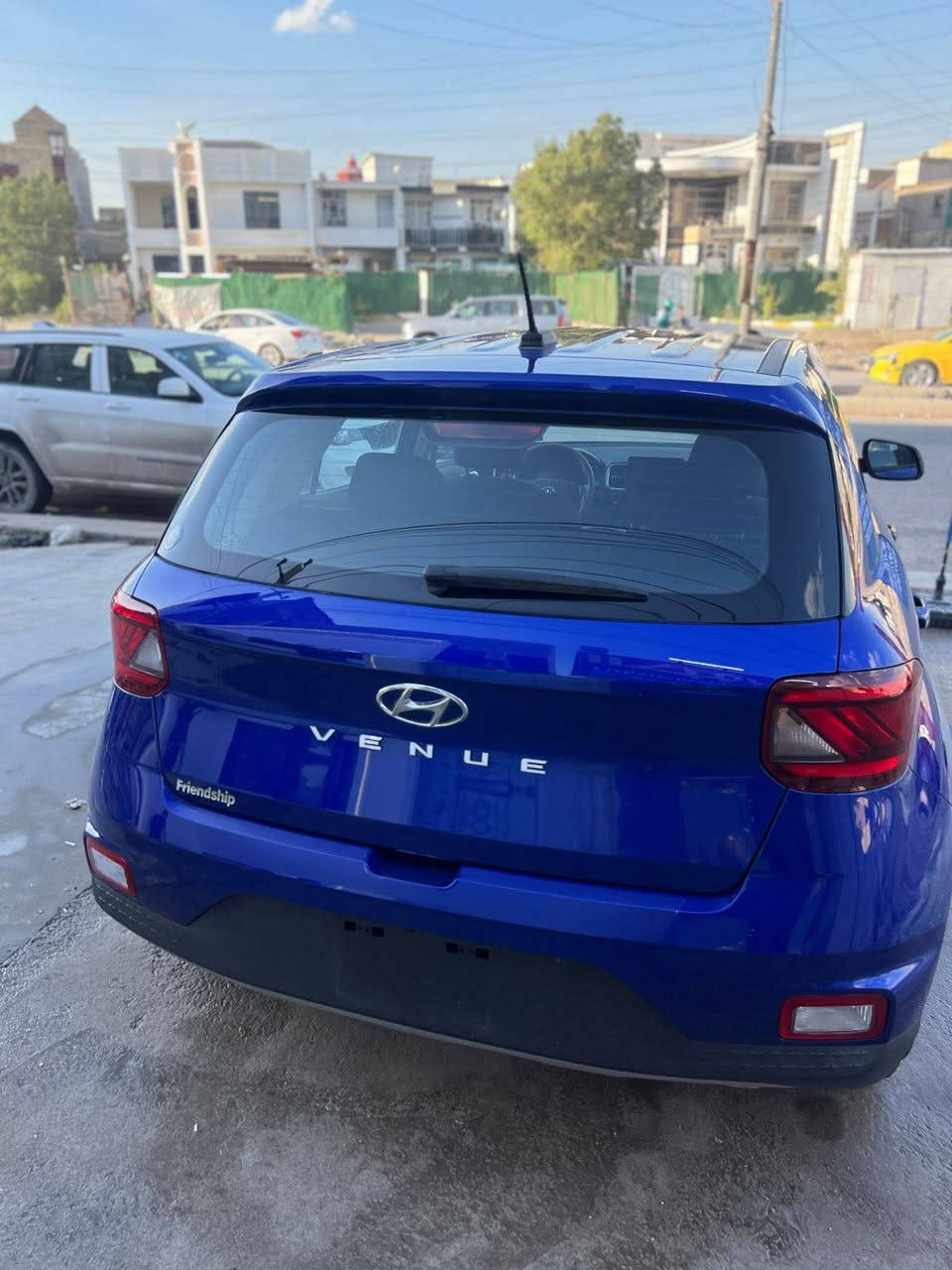 السلام عليكم...
هيونداي فينو 2025 
مشاية 10 الاف 
سيارة مكفولة شاصي لغد 
بدون ايرباك 
مبدل فقط بنيد 
والباقي كفالة عامة 
بدون رقم سيارة 
سعر 125 وبيهة مجال 
للاستفسار 
***********
***********
