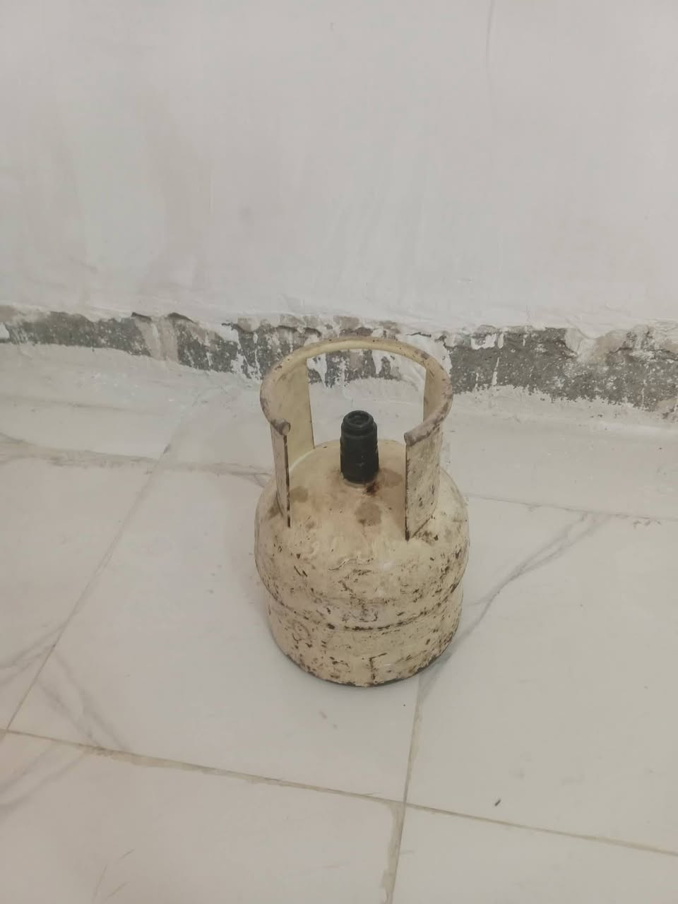 قنينه للبيع اصليه عراقيه موديل الثمانينات 15الف


**إذا كنت صاحب هذا الإعلان وتريد حذفه لأي سبب، رجاءا أرسل رسالة إلى الدعم الفني**