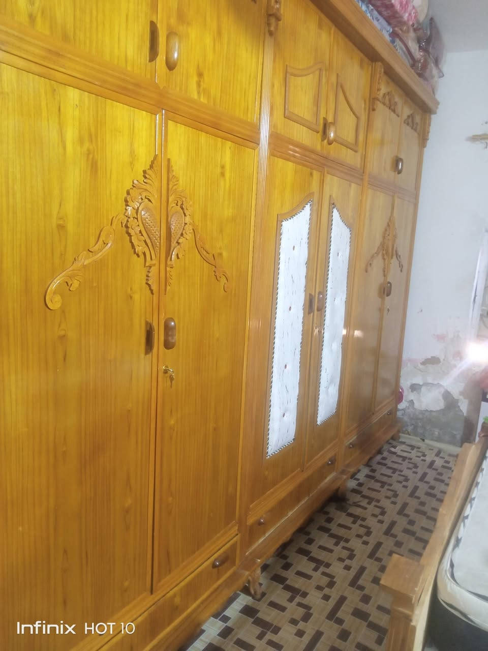سلام عليكم  غرفه خشب لبيع  جديده  تسكام خمسه ملم  نضيفه درج وله صله 4 شهر  مسكمه 3 ملين متوزي ريد بيع لن عندي ضرف كلش)(س͇ع͇ر͇ه͇ م͇ل͇ي͇و͇ن͇ و͇خ͇م͇س͇م͇ي͇ه͇ و͇ب͇ي͇ه͇ م͇ج͇ل͇) لحب يرسلن وتسب و نتص عليه انه بل خدمه  هذه رقمي  (***********)
