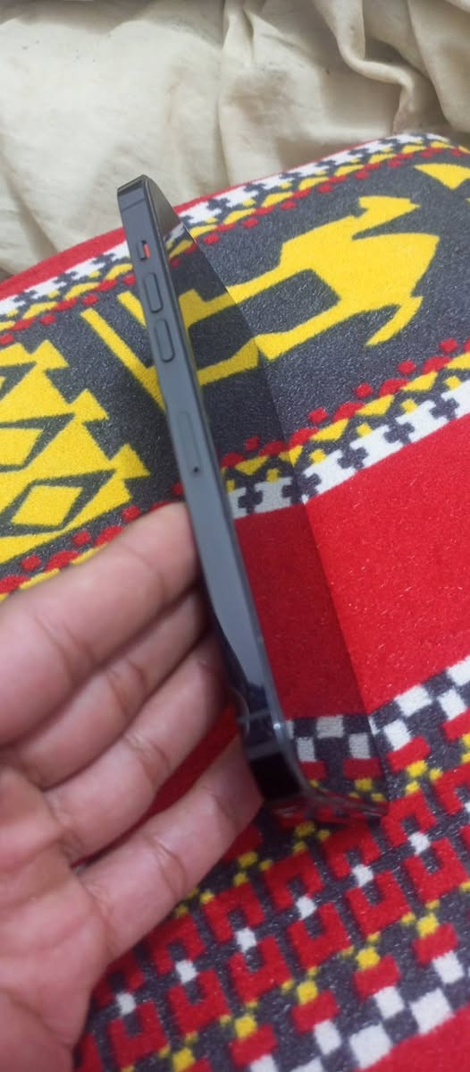 سلام عليكم آيفون 14برو ماكس شرق أوسط بطاريه 83ملحقاته موجوده نضافه فول كفاله من الزلغ ابد ماداخل صيانه مكاني ناصرية مركز رقم مبايلي *********** متواجد خاص 💗
