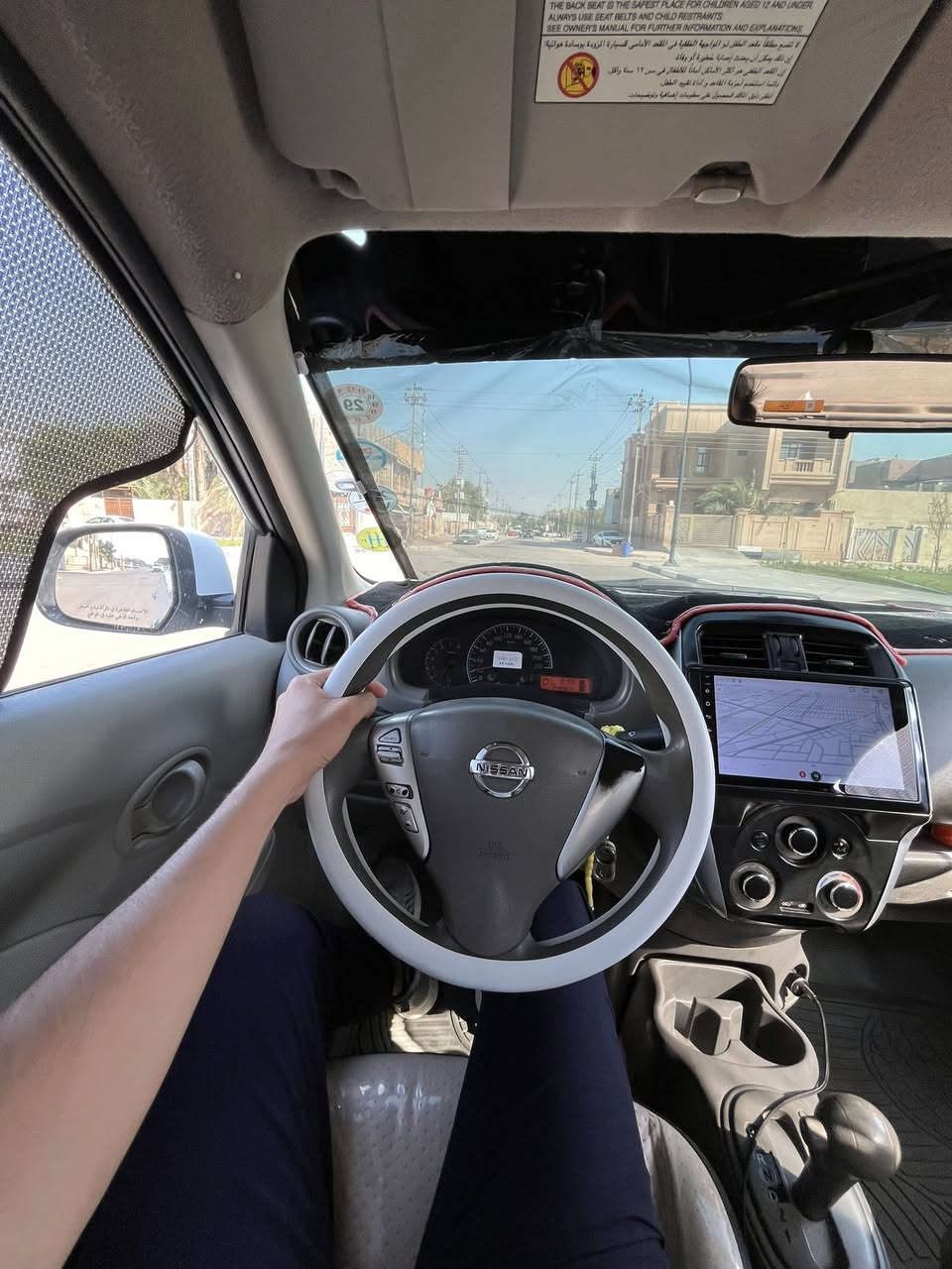 سلام عليكم
نيسان سني هندي موديل ٢٠٢١
سياره نضيفه حيل بيها باردات شوف العين 
وماشيه ١٤٠مكاني البصره المعقل ***********
