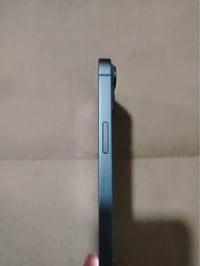 آيفون 14 ١٢٨ • بطارية ٧٥ • شاحن وكرتون