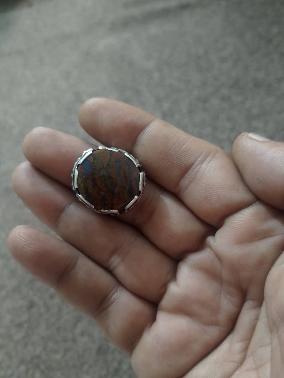 خاتم فضة عقيق يماني طحلبي صياغة يدوية ثكيلة 
قياس ٢٢/٢١  مكاني بغداد متوفر توصيل داخل بغداد فقط

السعر خاص


**إذا كنت صاحب هذا الإعلان وتريد حذفه لأي سبب، رجاءا أرسل رسالة إلى الدعم الفني**