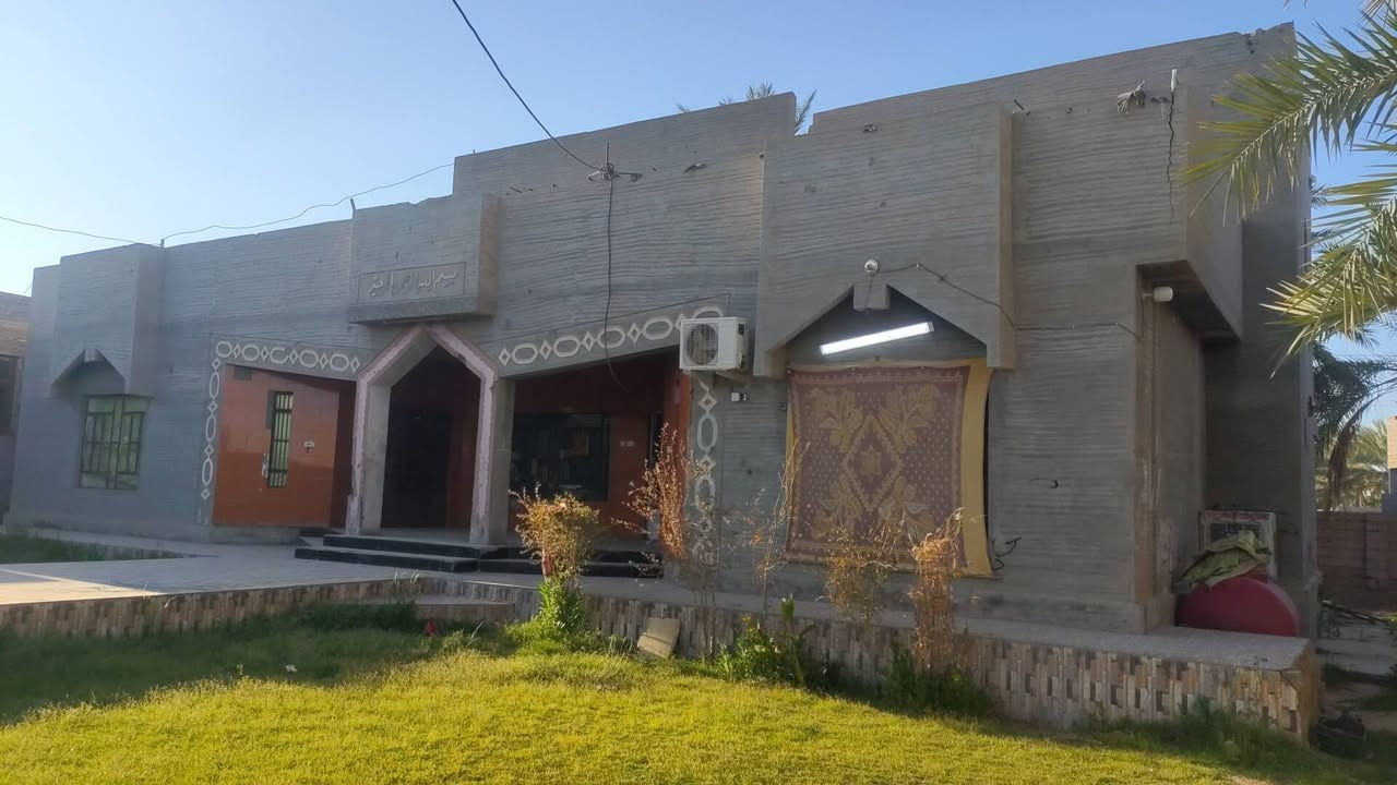 بيت للإيجار – الصوفية / قرب محطة الكهرباء
بيت مريح ومناسب للعائلة يتكون من:
3 غرف نوم
ديوانية خارجية
مطبخ خارجي
عدد 2 حدائق
موقع هادئ وقريب من الخدمات
📍 الموقع: الصوفية – قرب محطة الكهرباء
📞 للاستفسار والاتصال: (***********)
