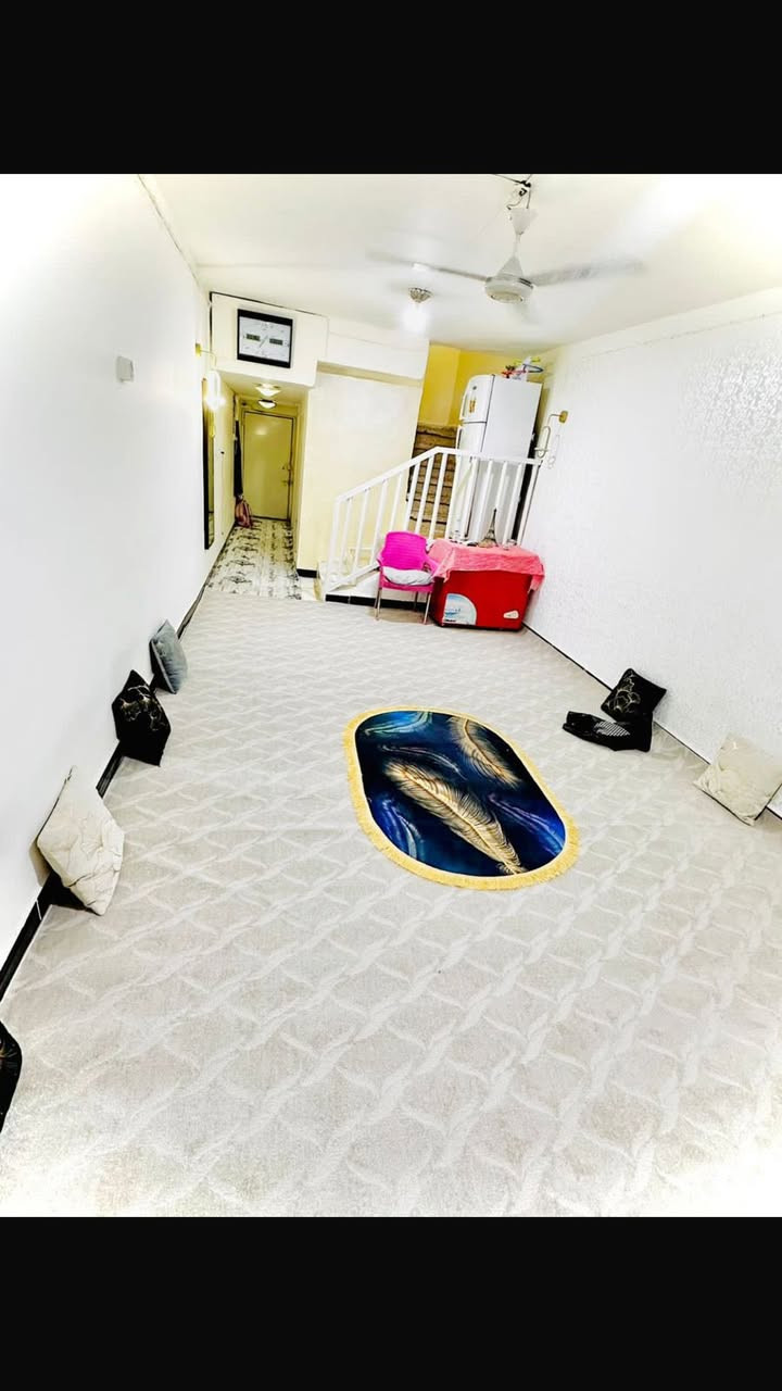 شقه ع الكورنيش للبيع
التفاصيل الاتصال ع الرقم 
***********
