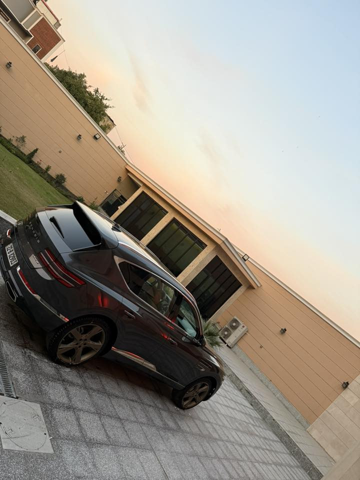 سلام عليكم للبيع جنيسزز GV80
فول 1/1 

6 سلندر 3.5 توين تيربو

ماشية 40 الف حقيقي 

رقم اربيل 

السعر 330
***********
***********
