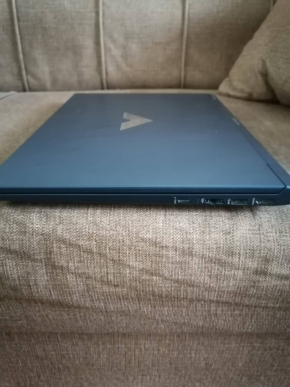 سلام عليكم لابتوب للبيع لغرض السفر
نوع جهاز HP اسم victus
جهاز مخصص العب ول تصاميم
i5-12450H Processor 2
8gb sodimm ddr4 
Windows 11
512gb solid state drive
15.6.FHD IPS 
144Hz)
NVIDIA Geforce RTX 3050 4GB
ملاحض اني مسوي ترقيه رامات بدال8gb حولت 16gb
مستعمل بس 4اشهر فقط
تواصل عن طريق الرقم
***********
