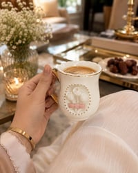 ☕ سيت فنجان قهوة سيراميك فاخر ✨ تصميم أنيق بلمسات ذهبية وزخرفة ورود مم...