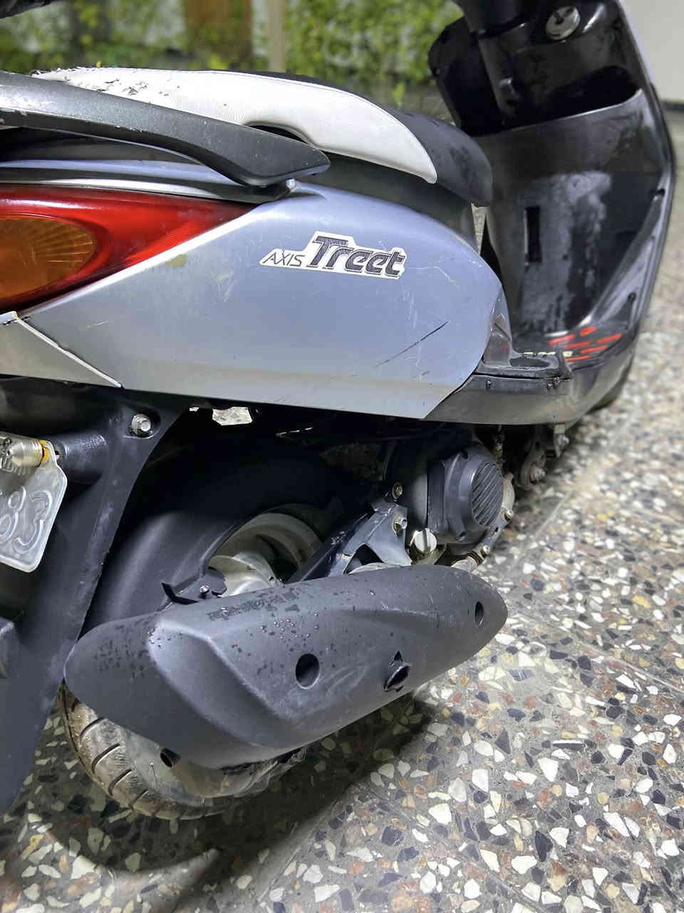 اكزز للبيع مكينه بلاديه ممفتوحه خرسه ادامه كامله نقصها بس ستان تعليك وعداد مكسور الكيج مال بانزين شغال الدراجه نكره بكل وقت سعرها 650 مكاني بغداد الكاظميه 
واتساب ***********
