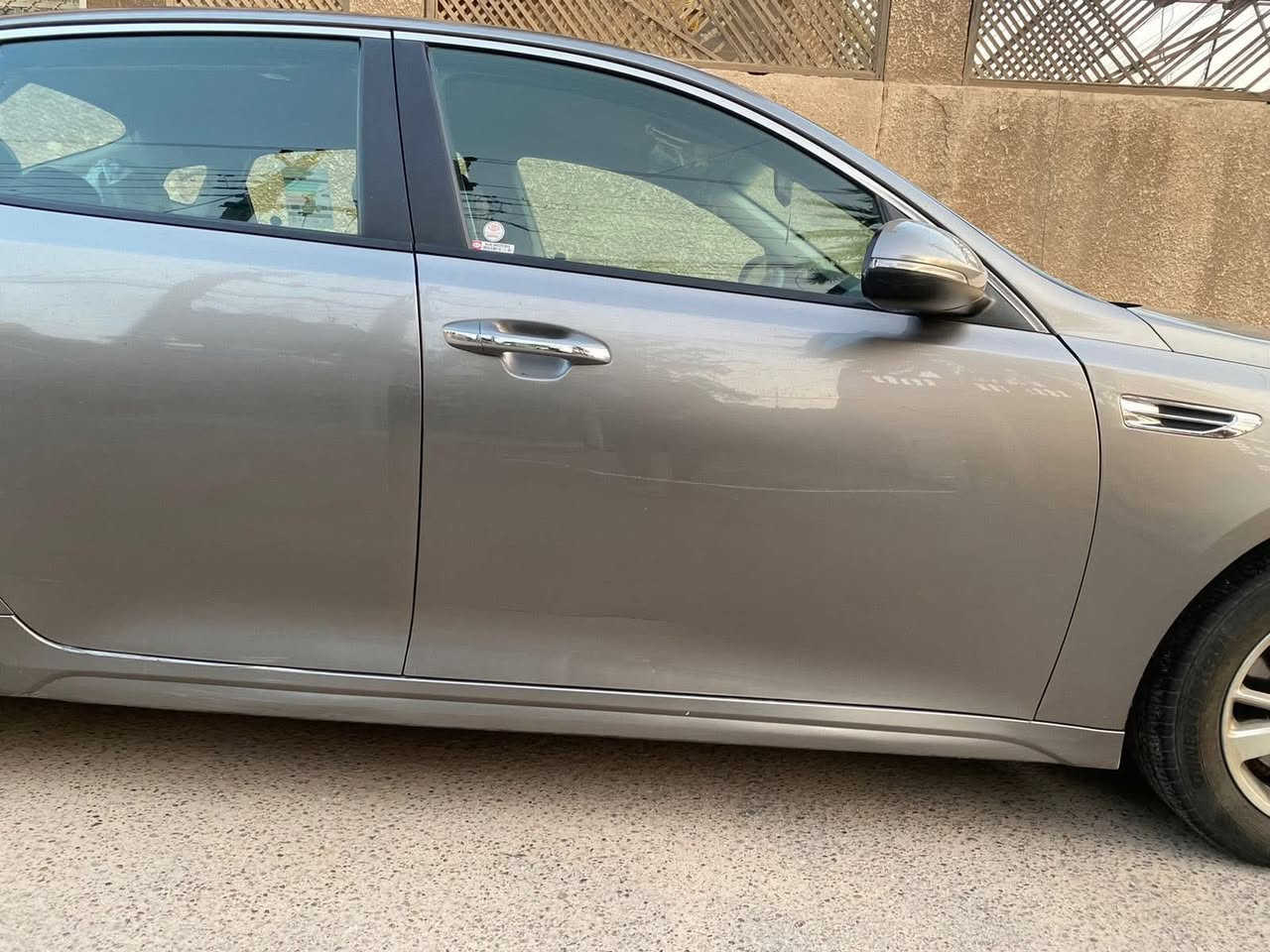 سـلام علـيكم .
للـبيع كـيا أوبتما مـوديل 2018 وارد امريكي 4 قطع صبغ بنيد - جاملغ باب
   
السياره مرقم كامل سنويه هزه جديده تحويل ثاني يوم .
مواصفات السياره :
- خرائط 
- شاشه كبيره .
- اشاير بلمري .
- نزول منحدرات .
- فول تحكمات ستيرن .
- دمامات صوت .
- مانع انزلاق . 
- حساسات .
- انضمه سرعه .
- نضام Sport ، Normally, smart .
- شاشه تدعم Car play .
- كامره دواره ٠
- محرك 2400 .
- ويل كب .

مكان السياره بغداد حي الجهاد .
سعر السياره : 115 .
للاستفسار اكثر : ***********
