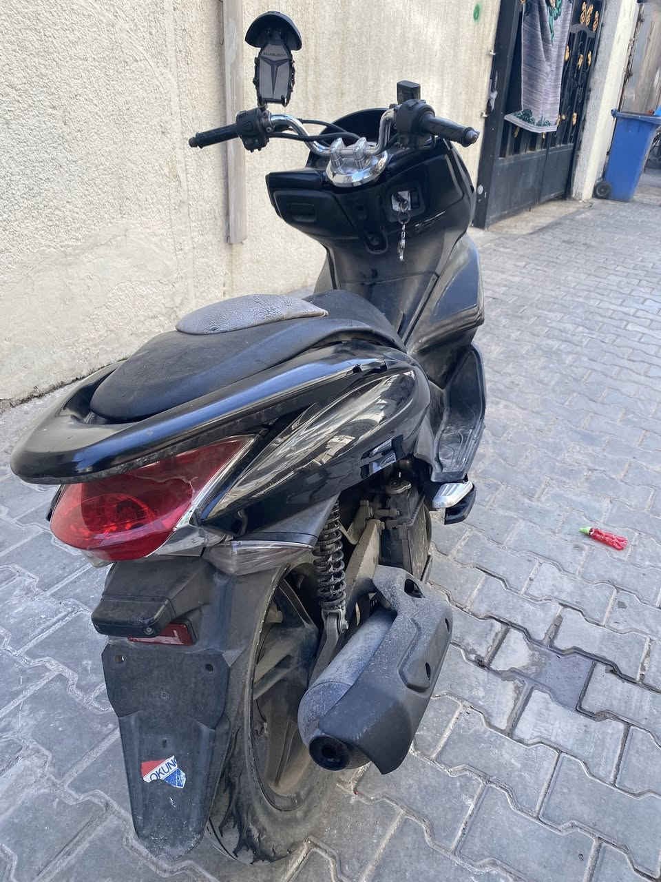 للبيع بي سي اكس (PCX) جيل اول ١٢٥  نكره سلف مكينه ناعمه وخرسه أبيع كوم حديد اكفل سرقه ٧٥٠  *********** بغداد حي القاهرة قرب البانزين خانه
