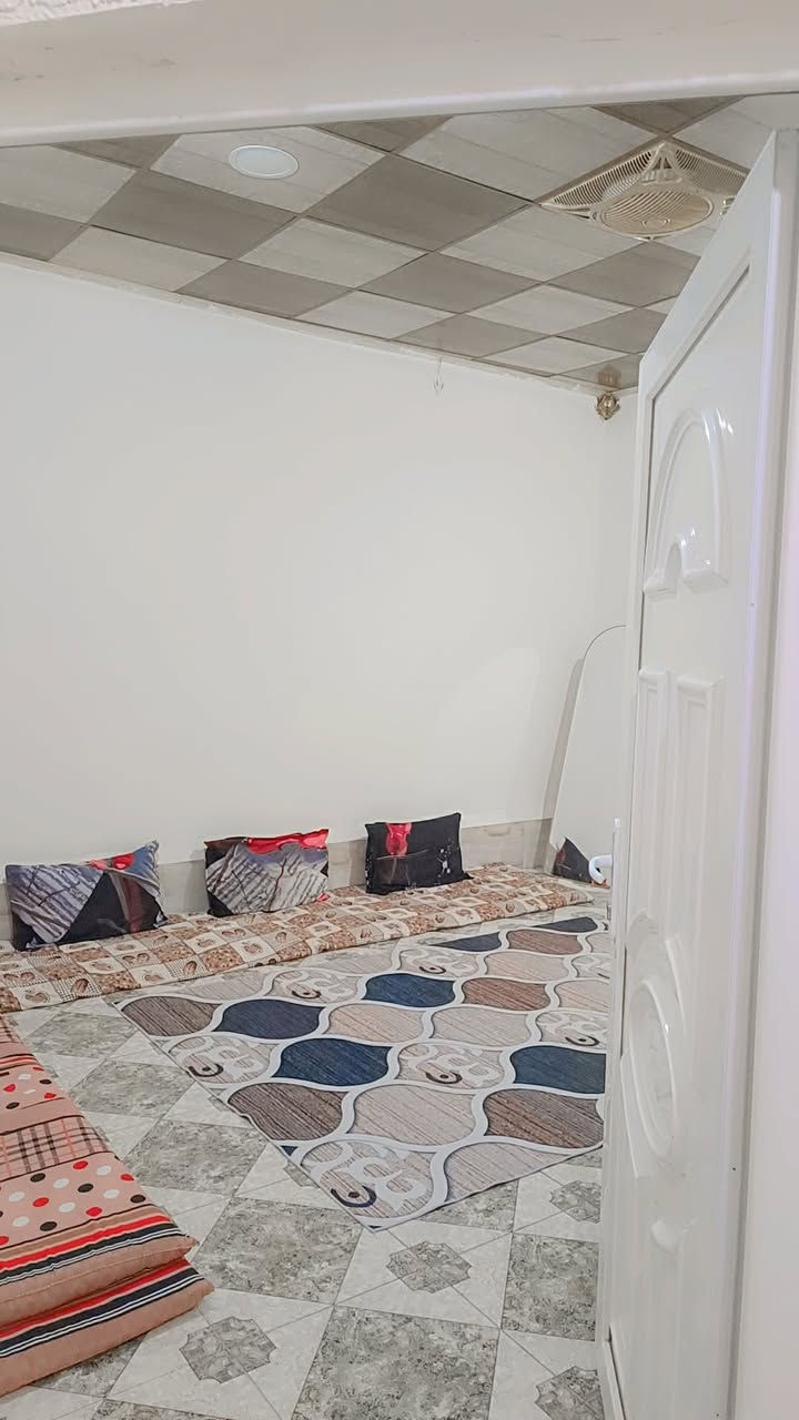 السلام عليكم ..
بيت للبيع مساحه 250 م
غرفه نوم 🏤
وصاله 🏠
واستقبال  🏠
ومطبخ 🏠
وصحيات داخلي وخارجي🏠
وحوش وحديقه 
خانقين (بانميل) فرع مشروع الماء 
للاستفسار اكثر راسل او اتصل ☎️

_____________________________________

📞 ***********
