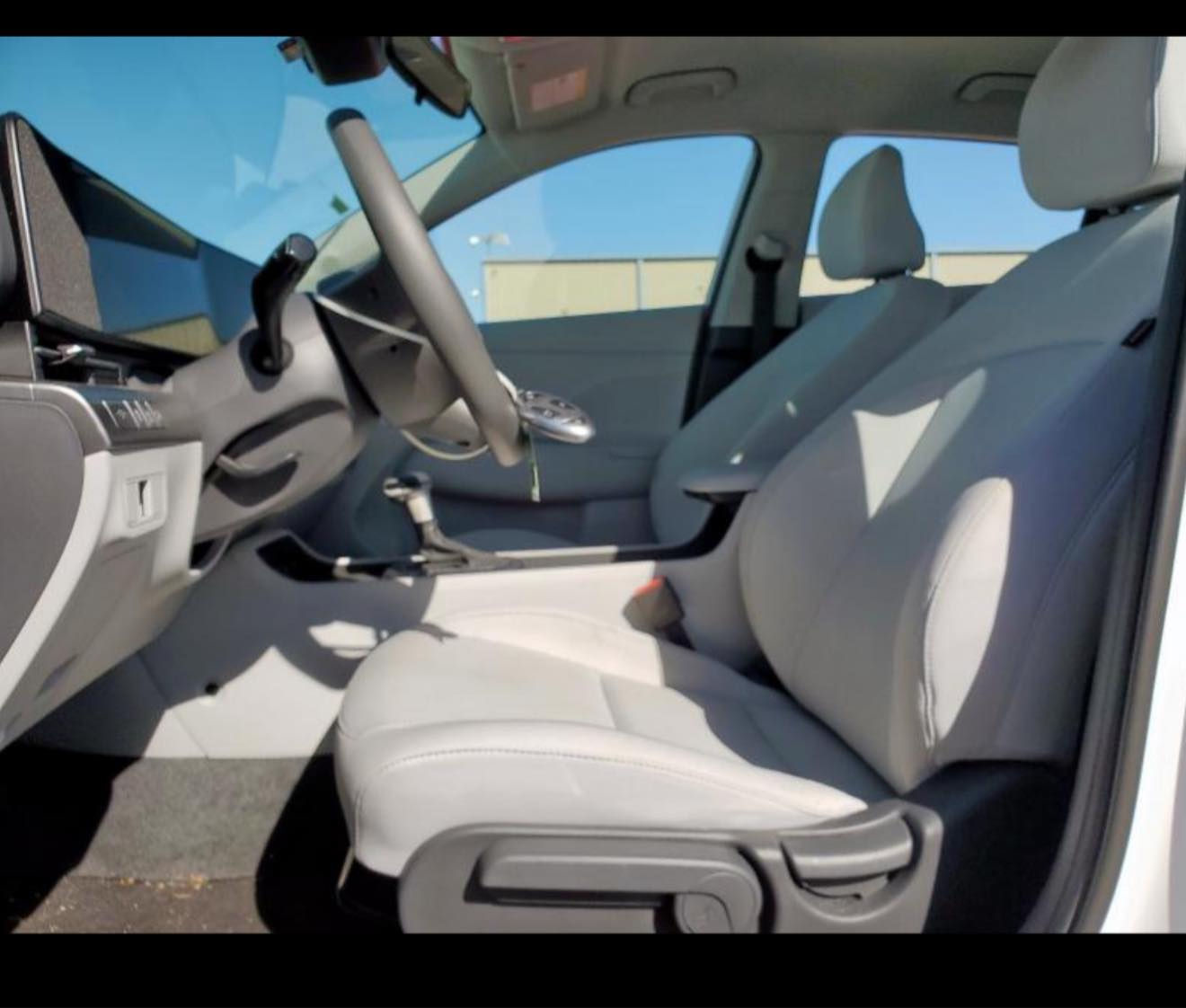 كوووونا  2025  زيرو ماشية 3000 mi شبه الكلين 
مواصفات نص فول 
غراض امريكا جاية وياهة هاي طختهة 
موعد الوصول اسبوعين بالحرة وترهم كتاب شهداء 
***********
