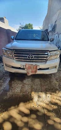 جكسارة ٢٠١١ ستينيه السيارة مكفوله من الصبغ والضربه عدا بارد مكانين عل ...