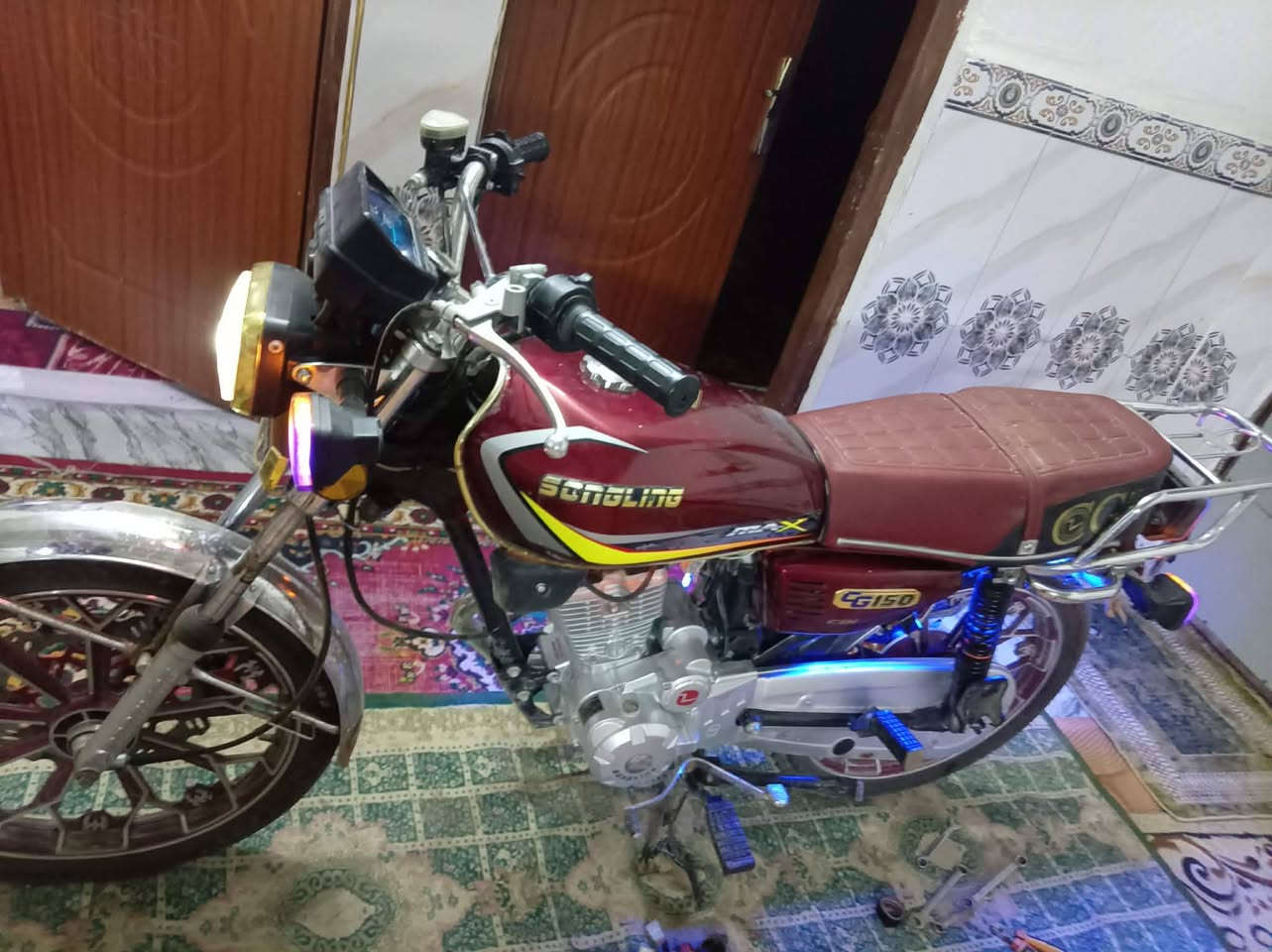 السلام وعليكم دراجه.يراني محرك 150سلف هندر كلها شغاله زيرو.
ادوات مكفوله  رقمي ‏‪***********‬‏وتدلل
