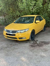 سيراتو  موديل 13 محرك 1600 رقم بغداد بأسمي  سنويه جديد  السياره خير من...