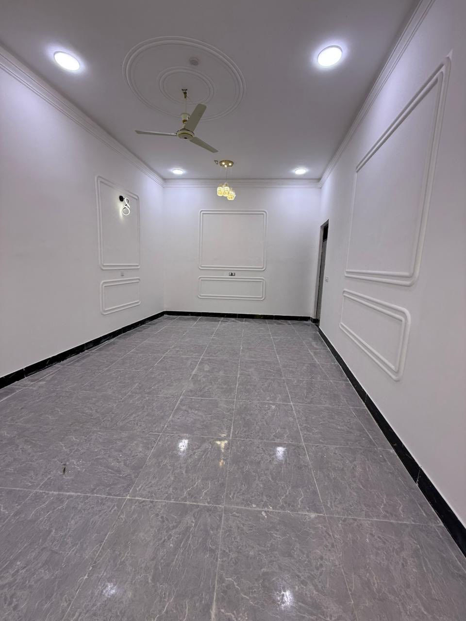 السلام عليكم احبتي   ***********
دار سكن للبيع ⛪️ بسعر بلاااش 

#المساحه :: 200 متر  بناء حديث بعده بل جيس

#يحتوي البيت على غرفتين نوم 
و ديوان 
و صاله 
و مطبخ 
و صحيات داخلي و خارجي و كراج سياره 
بيت كلش مرتب 

كافه الخدمات متوفره 

#جنس_العقار :: طابو صرف زراعي بأسم عراقي سند ٢٥ راعي لارض ساكن نفس المنطقه 

#العنوان ابو الخصيب  شارع ابو كوصره 
يبعد عن شارع ابو كوصره 50 او اقل 

#السعر 115مليون و بي مجال 
#للاستفسار الاتصال على الهاتف 📞📳

***********

#مشاهيرفيسبوك #مشاهيرتيكتوك #جنس_العقار #العقارات #البصرة #مشاهده #العالية #الجمهورية #بريهه #الجزائر #الجزيره #العباسية #الجنينة #الجبيله #الابلة #الطويسه # #الوفود #المطيحة #الفاو #السيبة
