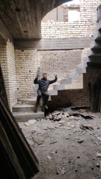 اي واحد يحتاج نجار هاذه شخص شغله يخبل وهاذه شغله كدامكم متواجدين جميع ...