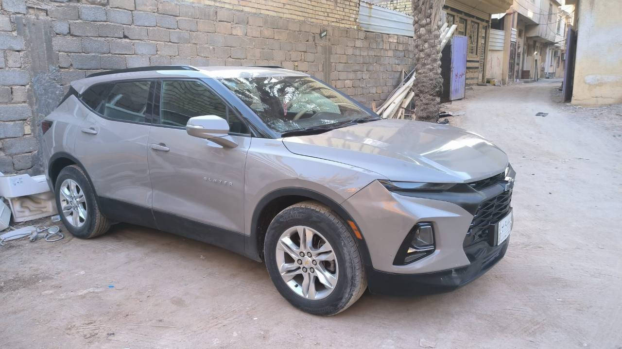 موديل : 2021 لون مميز
العداد : 50ميل
مواصفات : 
 _ محرك 6 سلندر 
_ تشغيل بصمة
 _ الأبواب ٤ بصمة 
_ هاند بريك بصمة
_ إرباك راجع سستم 
_مقاعد الامامي كهربائي 
_ 4 كاميرات
 _ تشغيل عن البعد 
_ صندوق كهربائي 
 _تبريد قطعتين 
_مقاعد هيتر
 _ رادار امامي وجانبي وخلفي
 _ نقطة عمياء
 _ تحديد مسار
 _ اوتو ستوب
 _ نظام قيادة SNOW,ROCK,MUD  
 _ اطفاء ذاتي عند الوقوف
 _ شاشة كبيره لمس
 _ كامره دواره + كامره زوم
 _ صندوق كهربائي 
‏ _ ABS * مانع انزلاق 
 _ فول تحكم ستيرن 
_ حجم ويل 20
_ سستم سماعه Bose
ضررها : سياره ناشره 
بدون اي داخل إرباك راجع سستم 
رقم بغداد 
مكاني كربلاء

190 وبيه مجال لشراي 
‏‪077-004-78887‬‏
