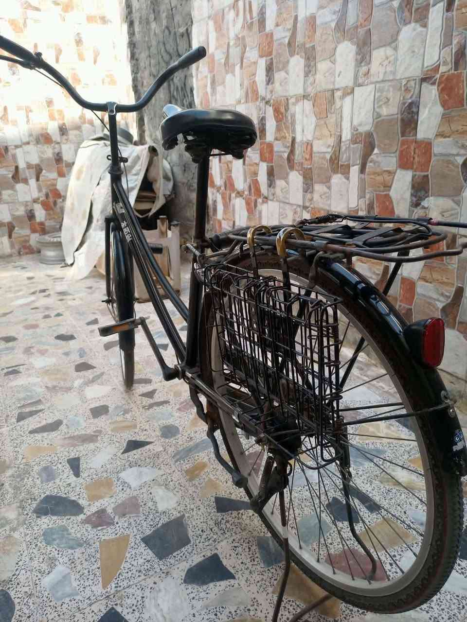 سعر سلام عليكم باسكل للبيع الباسكل جديد مستعجل على بيعه الإستفسار على الرقم *********** السعر 85 وبيه مجال

