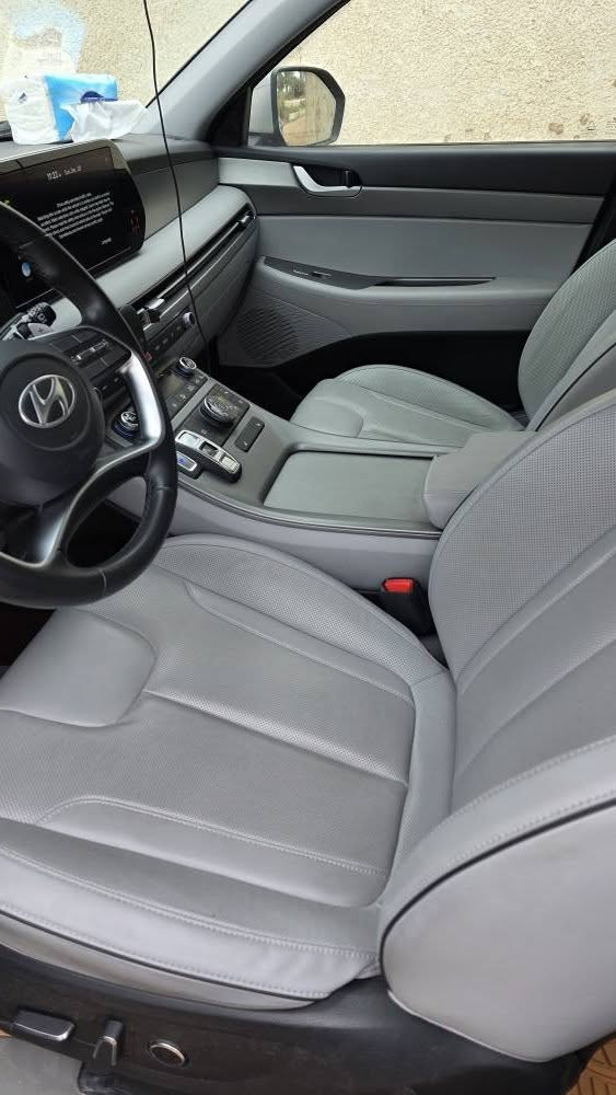 هونداي بالسايد موديل 2024
 اللون شمباني قريب الذهبي مميز داخل جلد ابيض
 والارضية جلد وارد أمريكي
 حادثها فقط البنيد مبدل والباقي كلين وبدون ارباك 
يعني الارباكات كلها سليمة 
 اني كاصها من الامارات وعندي الفيديو قبل التصليح 
صور الحادث موجوده 
وحتى بيها غراض اجت وياها 
‏‎. عداد المسافة 34 الف
 مرقمه اربيل تريد  تحويل او وكاله كلها مظمونه وباسم شركه 
وحادثها حُـلۉ ماكو هيج فقط البنيد بدون ارباك 
السعر 295 ورقه وبيه مجال وتدلل 
وهذا رقمي بيه وات ساب 
*********** كربلاء, العراق
