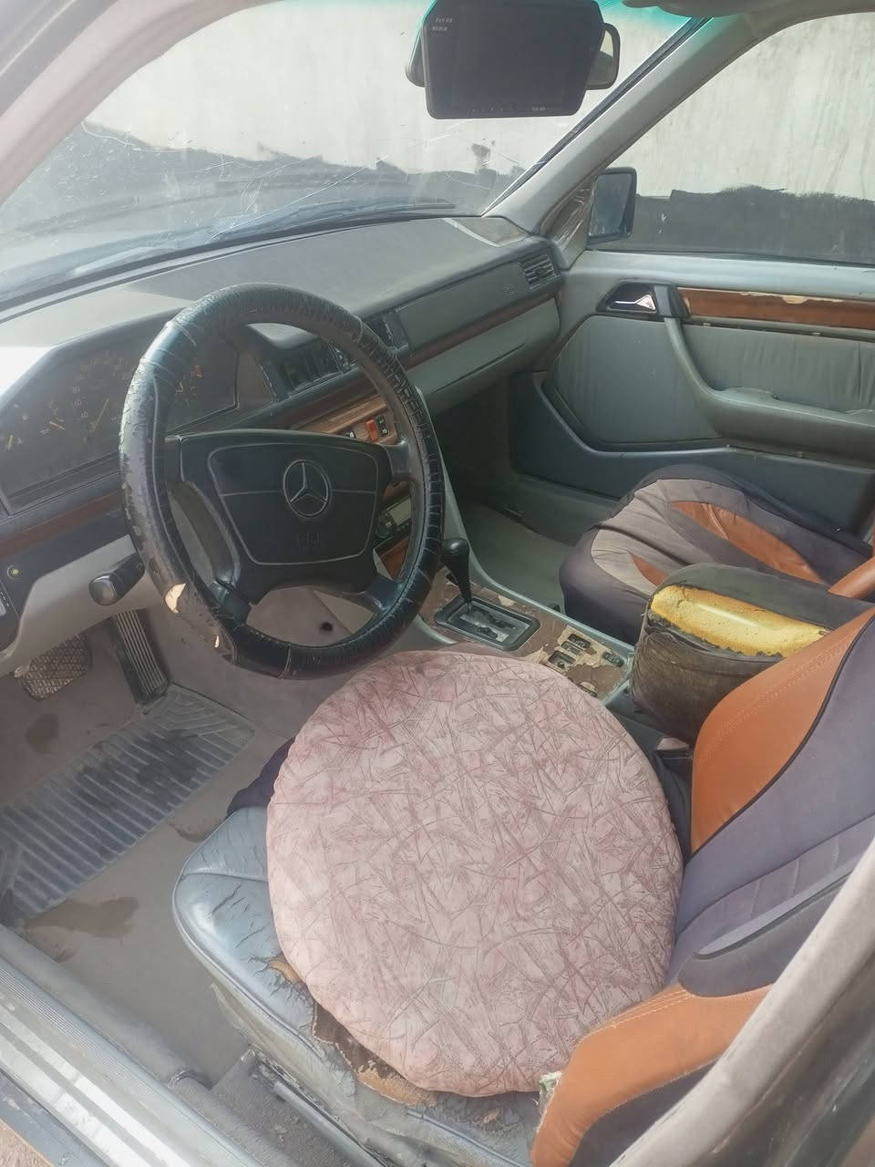 للبيع
مارسدس دب موديل 92

***********

***********
