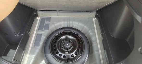 السلام عليكم
للبيع او المراوس حسب القناعه 

شوفرليت تراكس 2024 RS حادثه دعاميه اماميه فقط اكلين ما مفتوح بيه برغي غير الدعاميه حته ايرباك ما طاك .

السياره ماشيه 7000 مرقم قادسيه بسمي مكينه 1200 تيربو گير 6 نمر 

مانع تصادم 

اوتو ستوب 

زنون ابيض بلاد 

تشغيل عن بعد 

هاند بريك 

شاشه كامره 

تبريد 8 سرع  وبعد بيها هواي موصفات 

السياره احله من الصور ومال جناي مكان السياره الديوانيه اي استفسار *********** 

السعر 150 وبيها مجال.. وتحياتي
