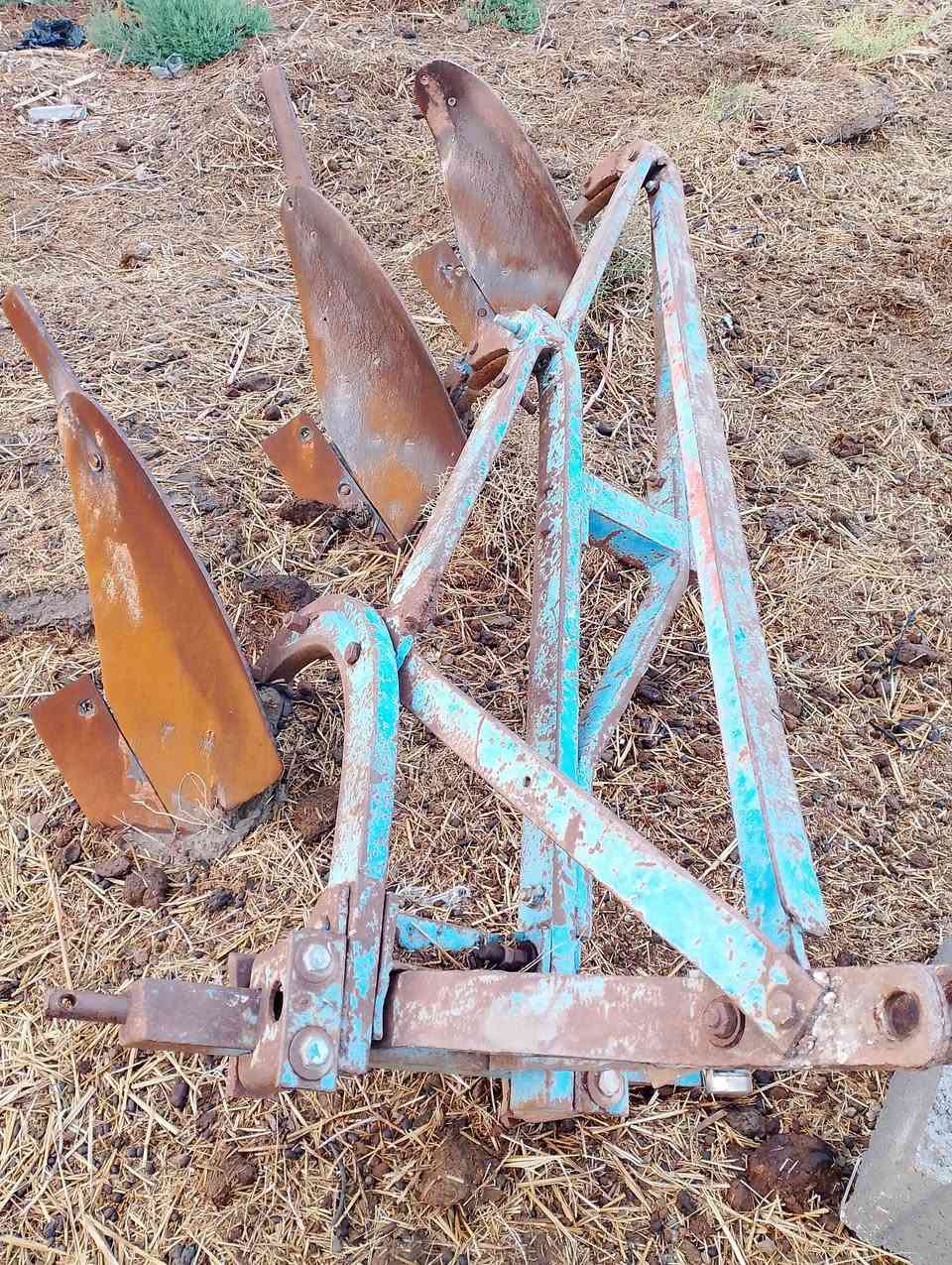 سلام عليكم فدان حجم 12 للبيع ***********
