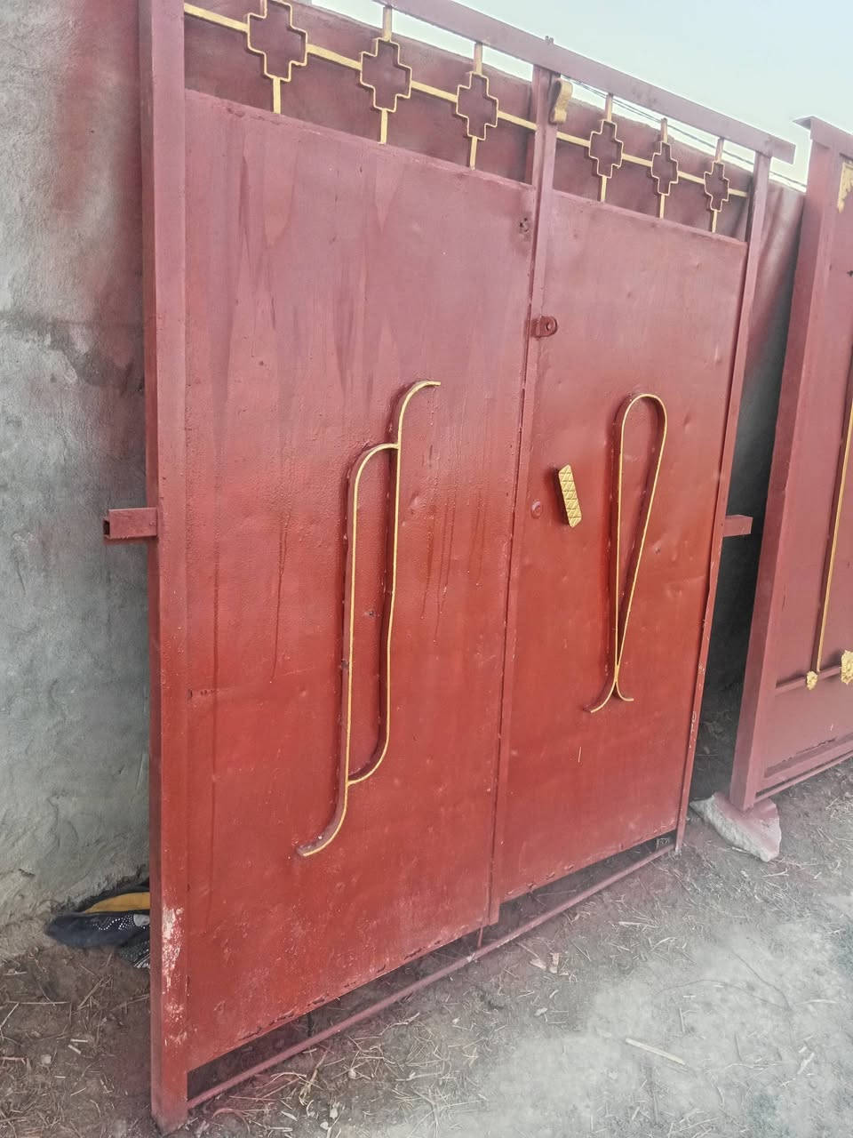 سلام عليكم
بابين ثقيل
واحد رتفاع مترين وربع ب ١٤٠
وثاني طول مترينه اله ربع ب ٩٠
ذي قار شطره ***********
