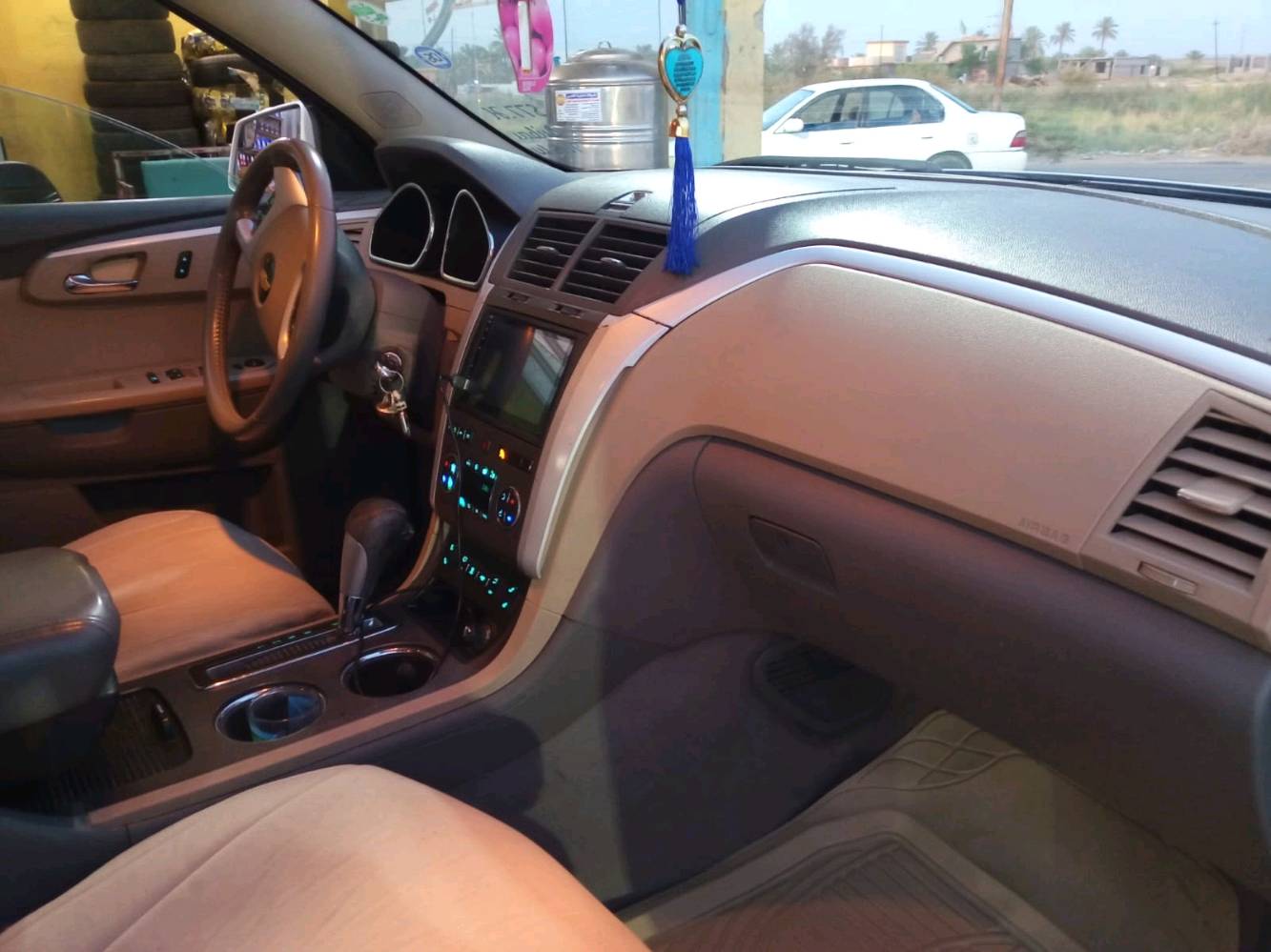 شوفر ترافاس خليجي موديل 2010رقم اربيل .. فول موصفات 1 على 1 مكفول كفاله عامه 7راكب فورويل كامره تبريد 3 قطع جنطة كهربائية تحكم ستيرن مثبت سرعه فتحتين سقف تدفئه بلكشنات مانع الانزلاق... سياره جديده . مكفوله كفاله عامه. بودن صبغ .. شرط سونار