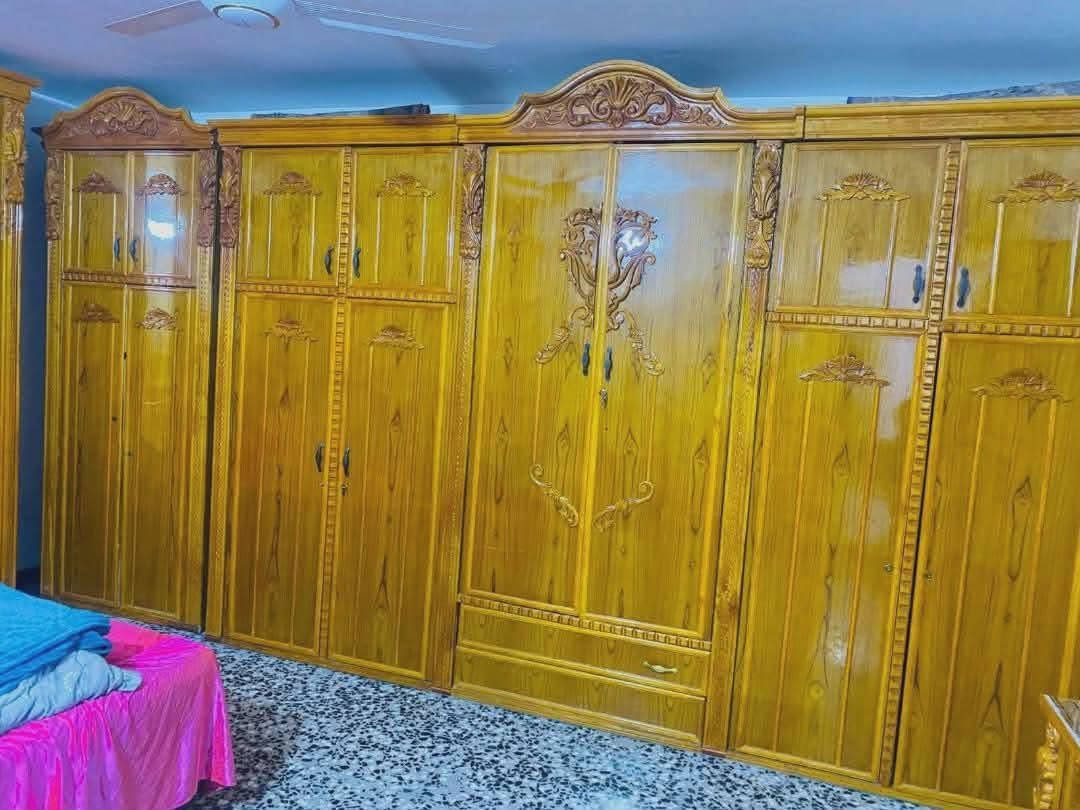 غرفه نوم نجاره جديده ممستخدمه قليل غرفه كامله بعد باقي الصور ممصور للبيع الاتصال ***********
