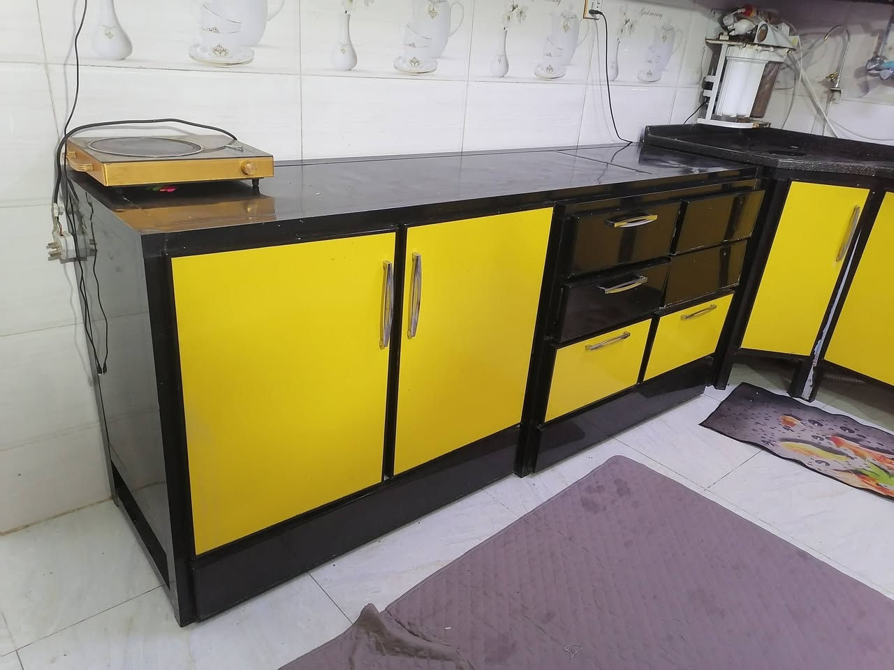 كاونتر جديد ونضيف تسگام للبيع ب700 مكان ديوانية حي الوحدة ***********
