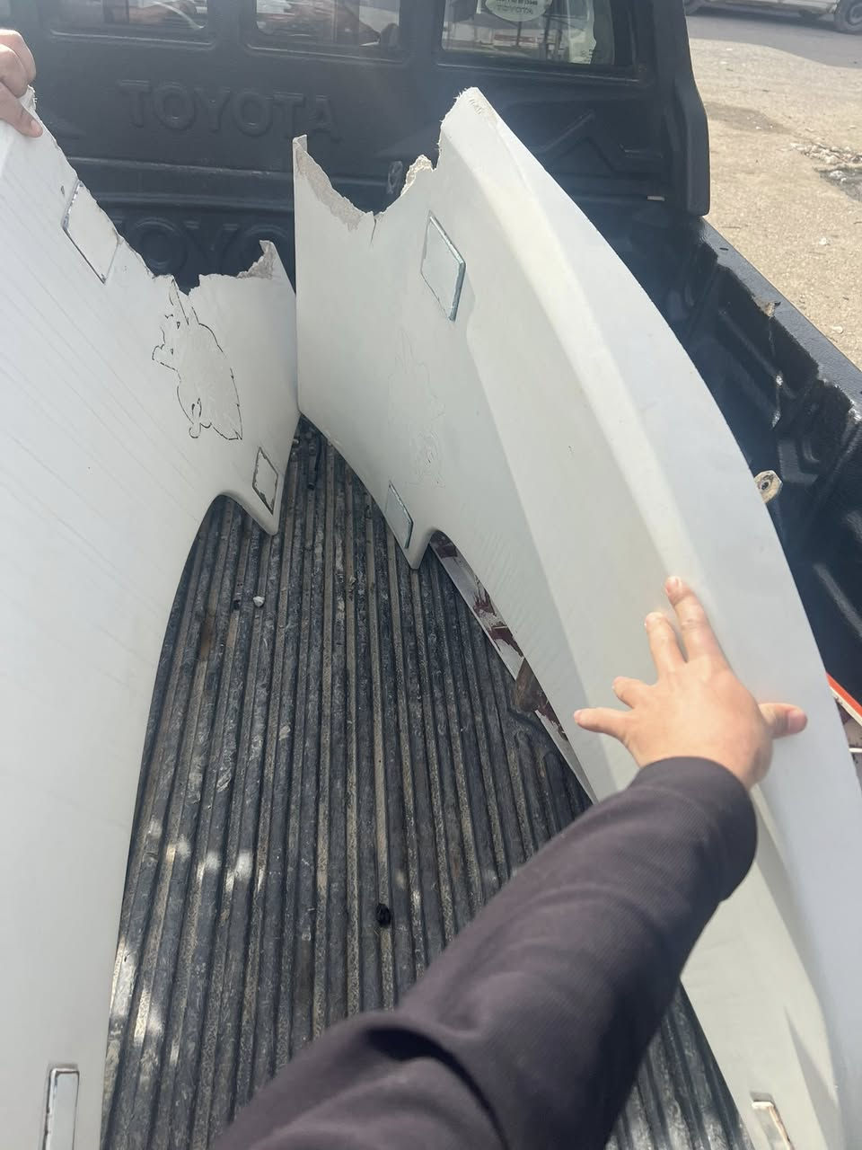 دشبول صقف اسكانيه بطه ١١٣مع معطرات جوانب ومعطر صقف 
لتواصل::::***********
