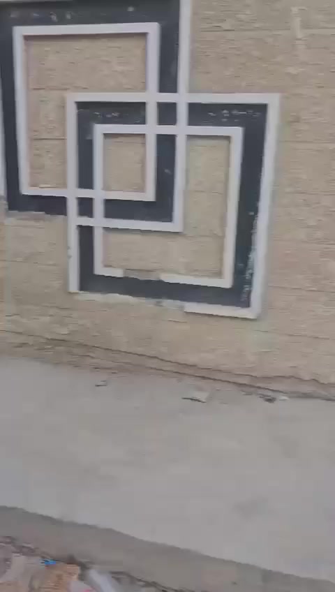 بيت في الزعفرانية شارع الكهرباء قرب حسينية الإمام المهدي عليه السلام 
بيت مسلح طابو سكني صرف نظيف جدا وحاليا مؤجر .
الواجهة 6 
والنزال: 20 
يحتوي الطابق الأرضي 
مدخلين استقبال وممر 
وصالة
ومطبخ 
وحمام 
وغرفة نوم 
وترك في آخر القطعة .
ويتضمن الطابق الثاني على:
غرفتين نوم وحمام . 
السعر 150 مليون مع مجال بسيط للشراي 
للاستفسار أكثر الاتصال على الرقم 
***********
