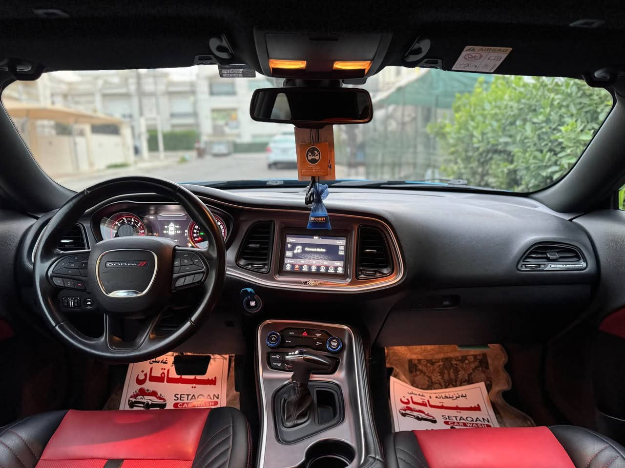 دوج جالنجةر موديل 2019 خليجي صفري هةولير شةريكة هارلم دوو سويج شةريكة موصفات SXTبي سبوغ بي سارد بي شوخوت دةعاميكانيش بةشرت سةيارةكة تازة كامل سيرفزي مانگانةي شةريكةي بو كراوة هةموو شتيكي بةشرت چركةش بةشرت چوار طايةي لوكي لةژيرة سةيارةكة بةناوي خومة رةقةم و سةنةوي و هةزة و ژينگة و  ريگاو باني هةمووي نوية 
سعر:-198$
ژ.م:-*********** أربيل, العراق
