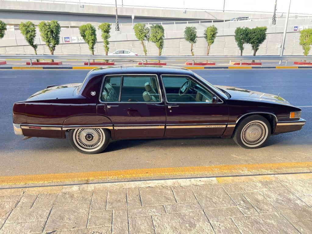 كاديلاك فيلتوود بروگهام 
(كلاسك ومن النوادر في كل العراق )
*********** بي واتساب
السعر ١١٠ ورقه 
موديل ١٩٩٢
السياره بلاديه وماشيه ١٩٠ حقيقي
محرك ٨ سلندر
(السياره ملكيه وجاهزه وجديده )
كشنات كهرباء السايق والبصفه والخلفي هم
داخل جلد فخم جدا
تبريد قطعتين
كل الجام اوتو
كير تعليگ
بيها شاشه شد والمسجل البلادي موجود
كلشي كهربائي بيها شغال
جاهزه من كل نقص رقم انكليزي بأسمي وتبريد شغال وترايك كل العراق شرط
هزه جديده
واكو بعد سيارات كلاسك عندي بأسمي
رقمي *********** بي واتساب
مكان ديوانيه ال بدير
وعندس بعد كلاسك لليريد خل يجي خاص النجف, العراق
