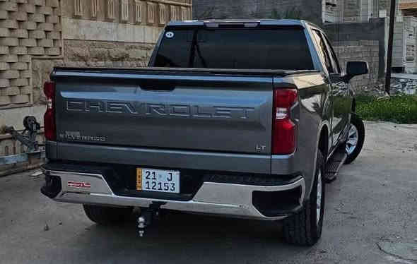 🔴للبيع --- سلفرادو 2022
مواصفات LT
باب طويل بدي قصير 
سيارة جديدة جدا
كشنات جلد 
تدفئة
كامرة خلفية
تشغيل عن بعد
مكين المرغوب V8 5300 
سيارة بدون صبغ بدون تبديل بدون شاصي 
فقط دعامية امامية 
سيارة كلشي على وضع الشركة
سيارة ماشية 63كم 

 سعر السيارة 340 وبيها مجال شي بسيط
***********
