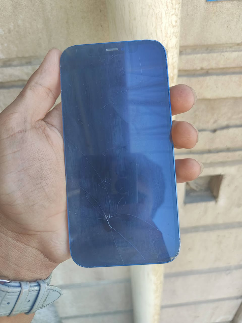 12 عادي ذاكره 128 بطاريه 87 الجهاز وكع وكام يقرا شاشه وبطاريه وكامرات بس هنه ممبدلات شاشه مفطوره السعر 210 بغداد شعب ***********
