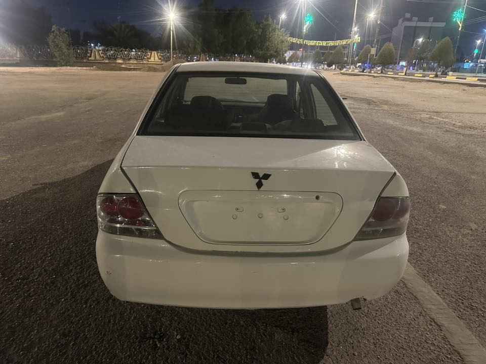 موديل ٢٠٠٦ محرك جديد كير نظيف. حداديه زينه كهربائيه شغاله
سياره مال مزاد بس باقي ع ستلم رقم 
كلشي كمل بسمي 
سعر ٤٥ وبيه مجال مكان كربلاء 
***********
