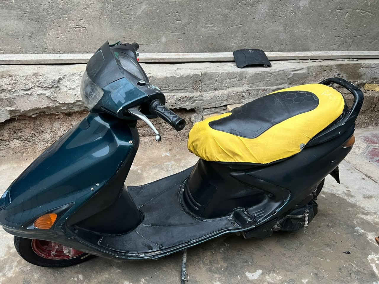 البيع دراجه فراشه كايمه مرت تشتغل مرات الا المهم سعر 175 وبيه مجال رقم والد هاذ*********** قضاء المدينه
