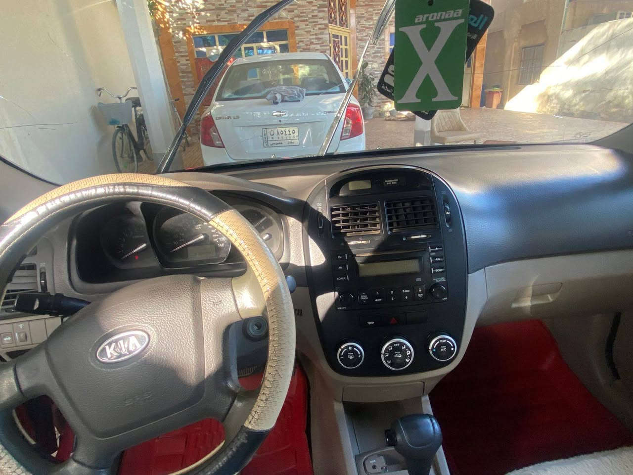 سبكترا ٢٠٠٩
رقم بغداد
 بسمي كير محرك شرط
تبريد شغال 
تخم تاير جديد 
السياره بدون ضربه 
فقط الجنطه والسونار موجود 
مكاني ديالى بعقوبة 
***********
