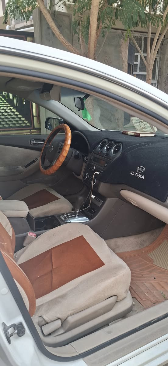 السلام عليكم
نيسان التيما ٢٠١٠ خليجي s ٢.٥  رقم بابل مشروع موطني بأي مكان تكدر تحول كير براد لون ابيض تبريد قطعتين  بيها فقط نص الجاملغ الخلفي سيارة مكفولة كفالة عامة مابيها اي نقص صدر خلفي جديد داينمو جديد السعر ٩٥ وبيها مجال مكانها بعقوبة تقاطع القدس 
***********
