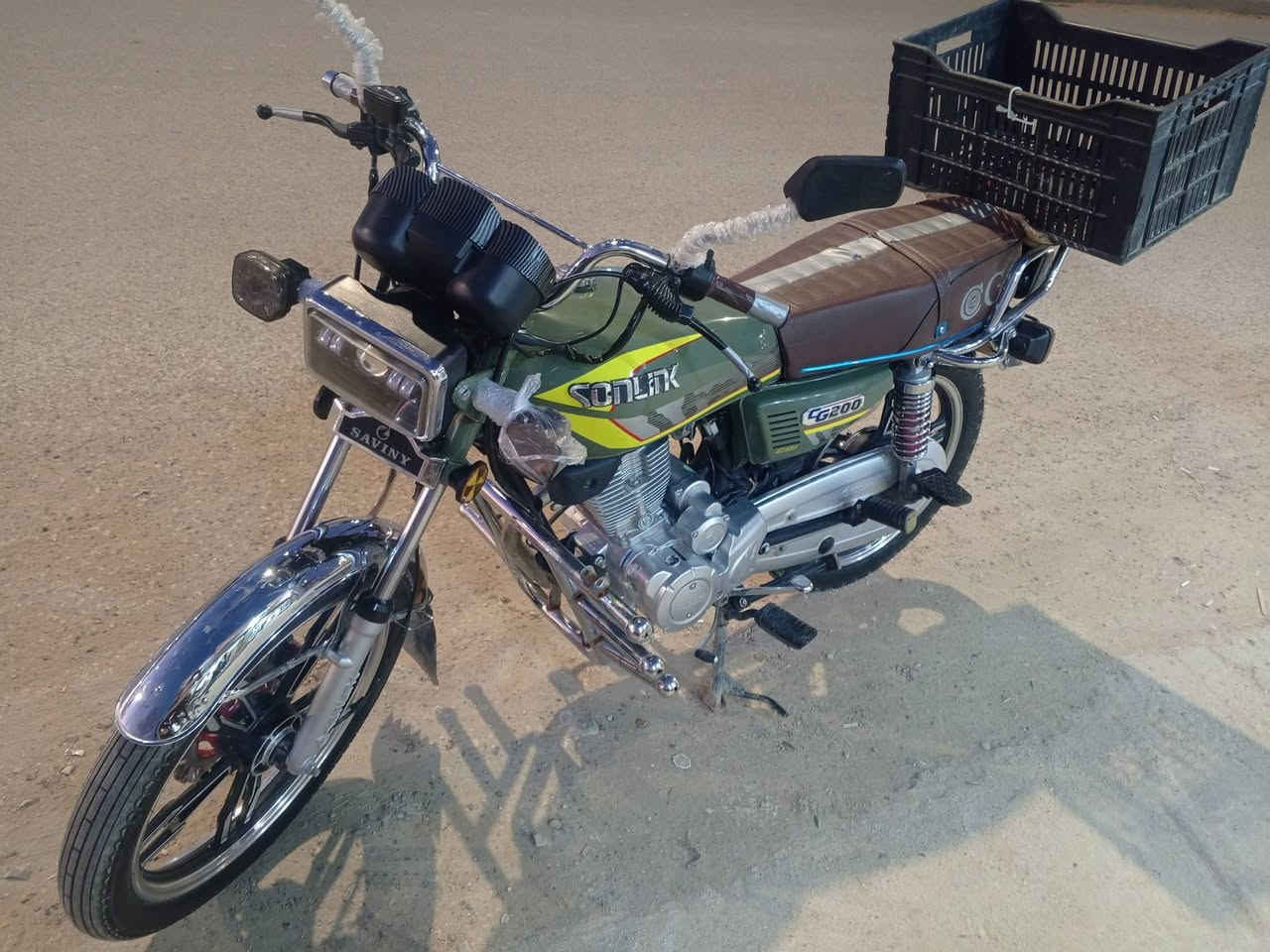 سلام عليكم ورحمه الله وبركاته 
سيفان موديل 24 
بعده  طك باكيت برقي واحد ما مفلول
كهربائيته بعده طك باكيت 
اوراق كامله منفيس 
الاستفسار أكثر الرقم صاحبه ‏‪***********‬‏
