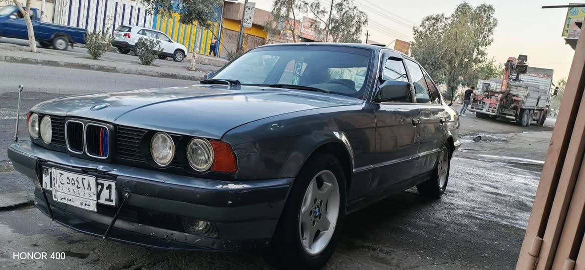 السلام عليكم
بيئم للبيع 525 فل فول عادي بدون حادث بس بخشم الجاملغ الامامي السعر (38) 
***********
***********
